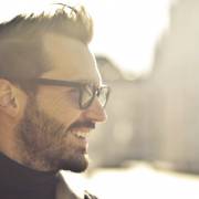 Peinados masculinos para parecer más joven