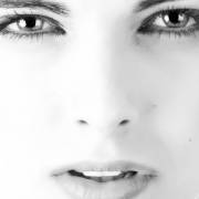 ¿Cómo hacer una buena limpieza facial de forma natural?