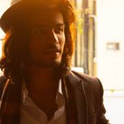 Peinados para hombres con pelo largo