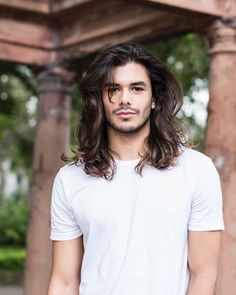 Peinados para hombres con pelo largo - Peluquerias.net