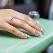 Todo lo que necesitas saber sobre las uñas de gel